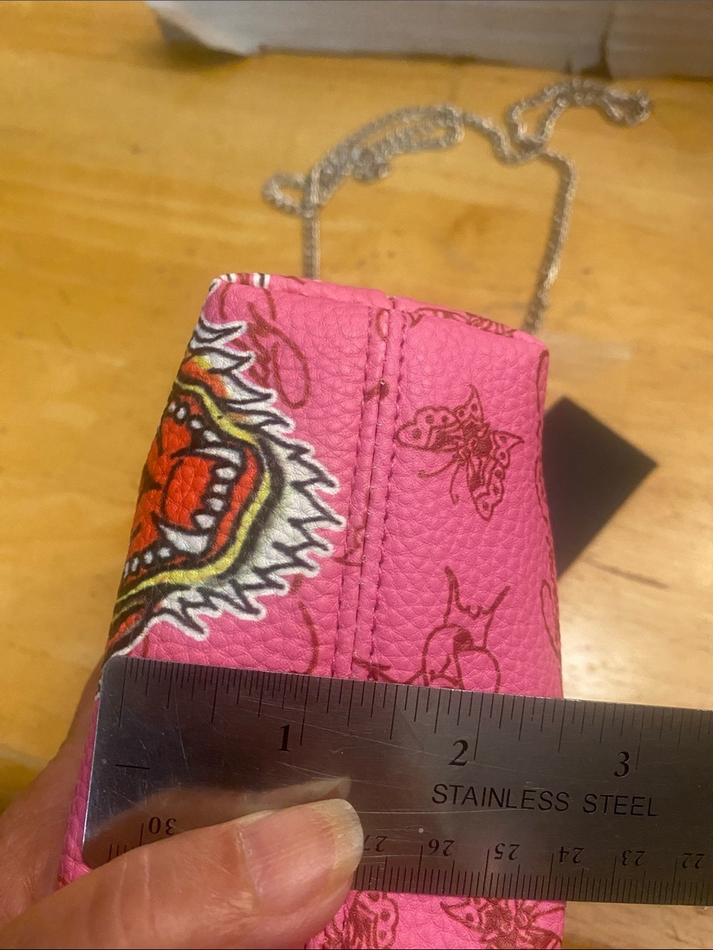 Ed Hardy Tiger pink Kiss-Lock cross body Mini Bag about 5 1/4 x4 x2 1/2 NWT - Picture 10 of 12